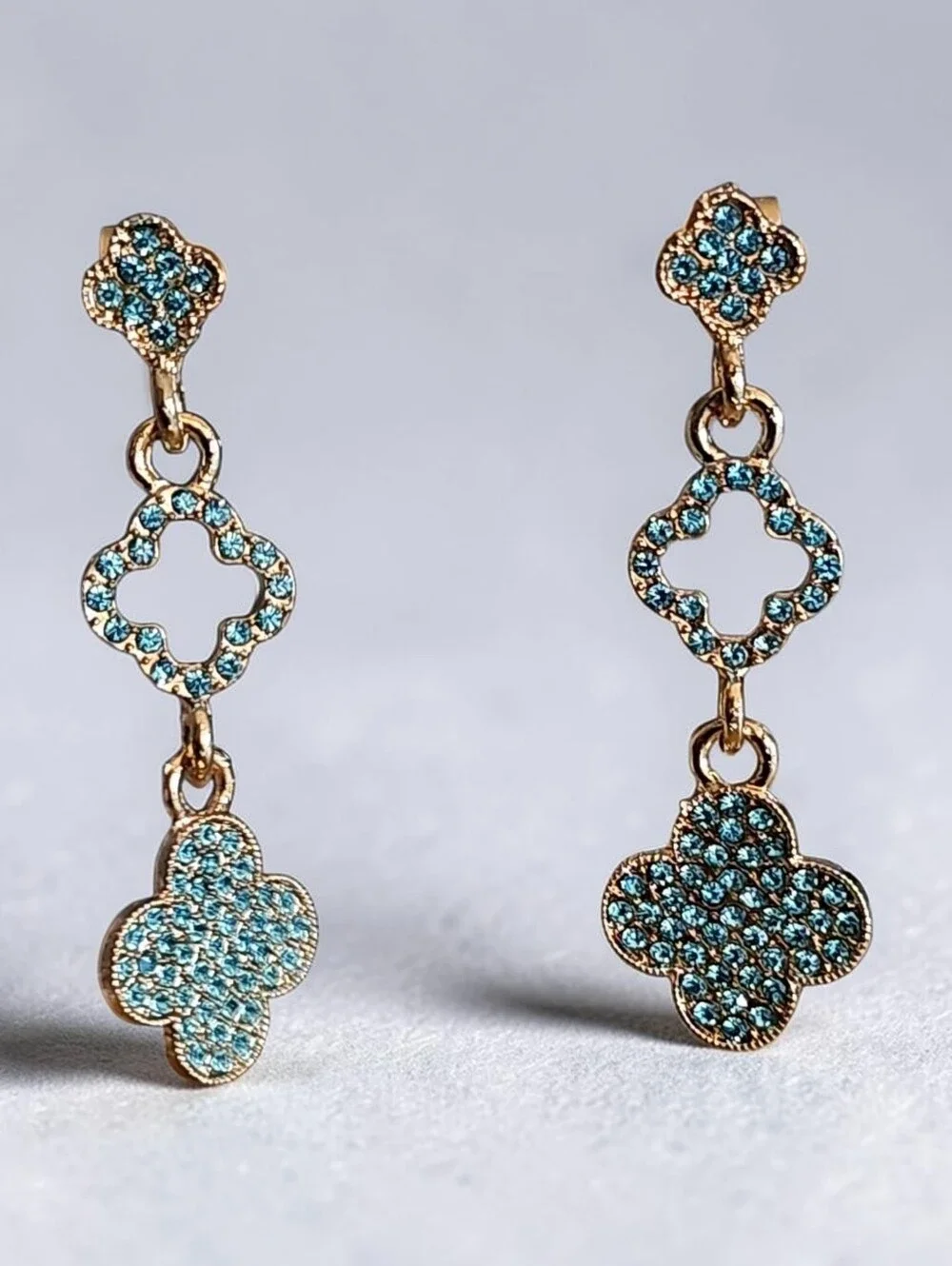 NICOLE NWT Gold-Tone Blue Crystal Clover Drop Earrings - Unbranded